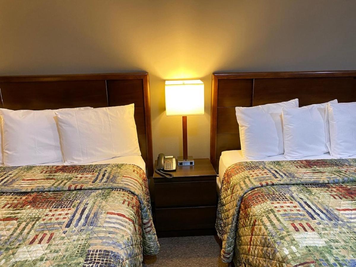 Hotel Dushore Екстер'єр фото