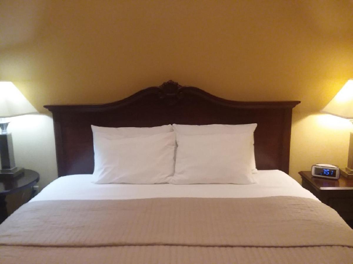 Hotel Dushore Екстер'єр фото